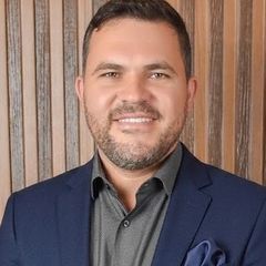 Dr. Eliton Henk, cirurgião-dentista